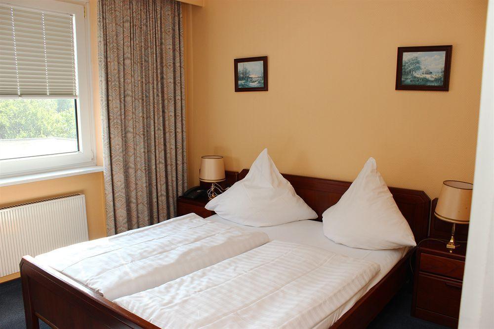 Wiking Hotel Henstedt-Ulzburg Exterior foto