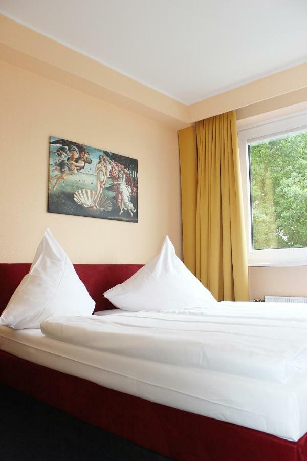 Wiking Hotel Henstedt-Ulzburg Exterior foto