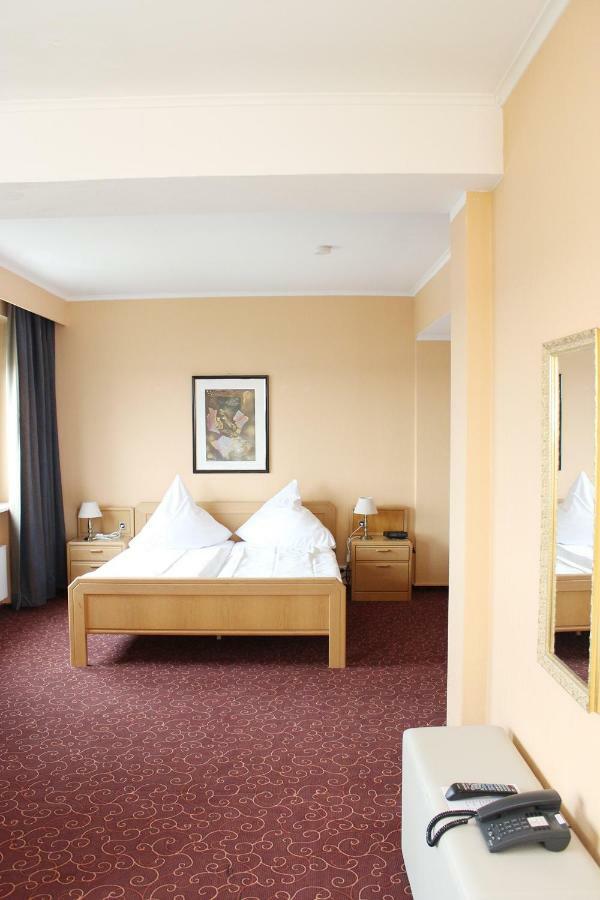 Wiking Hotel Henstedt-Ulzburg Exterior foto